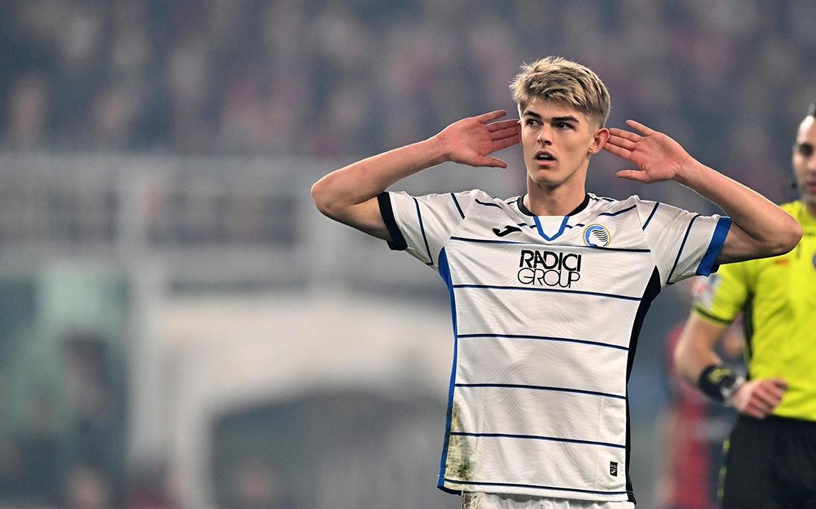 后卫在防守 后卫在防守